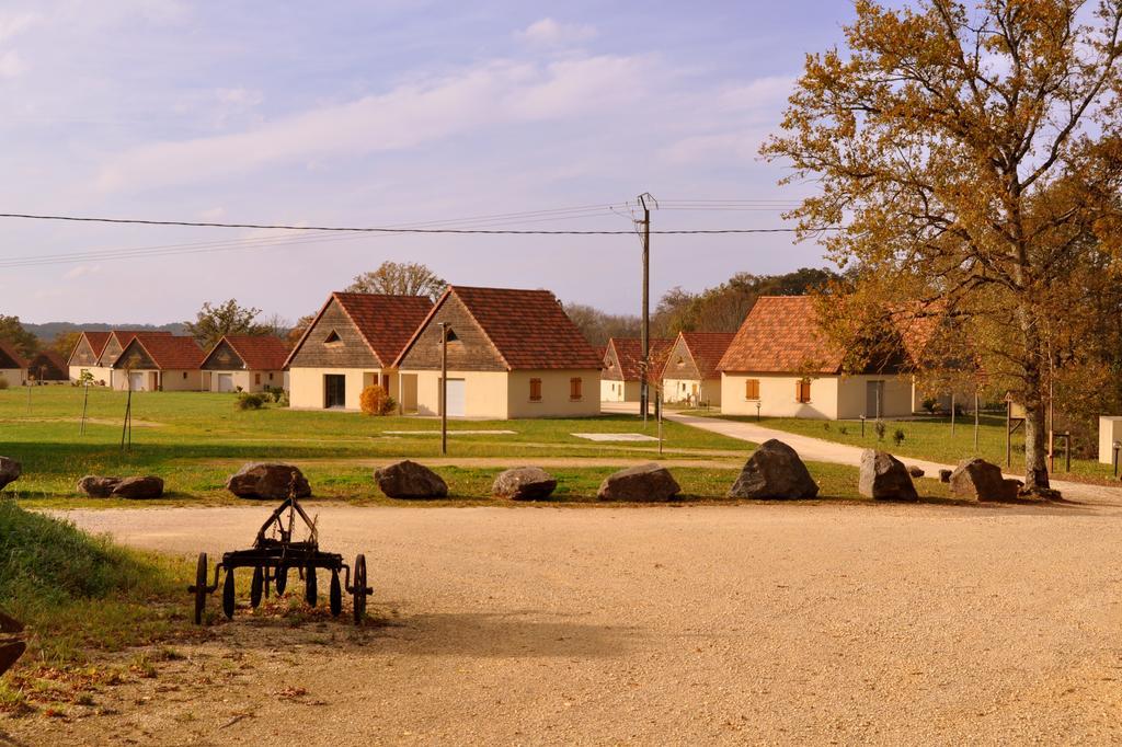 Hotel Le Lac Bleu Lacapelle-Marival Exteriér fotografie