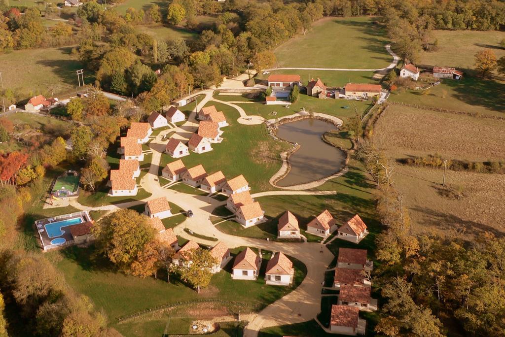 Hotel Le Lac Bleu Lacapelle-Marival Exteriér fotografie