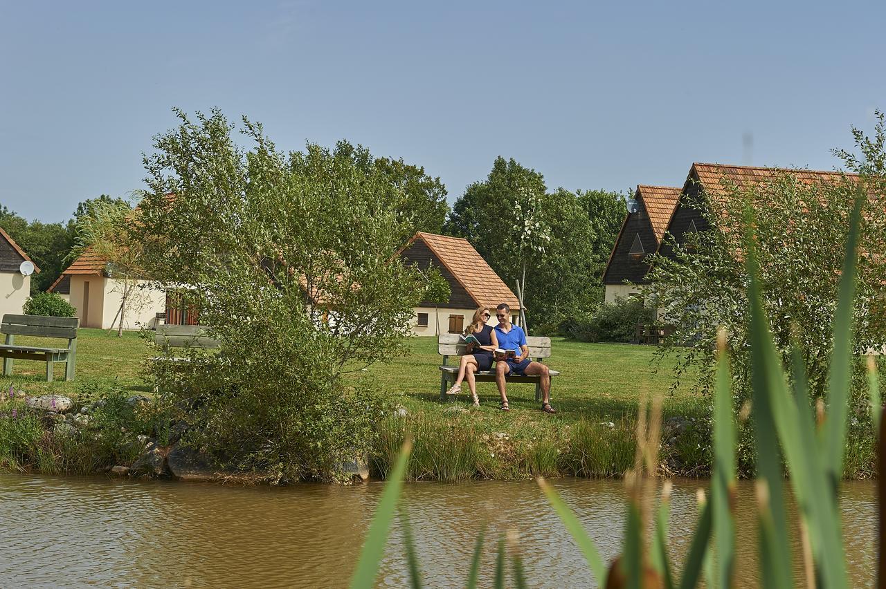 Hotel Le Lac Bleu Lacapelle-Marival Exteriér fotografie