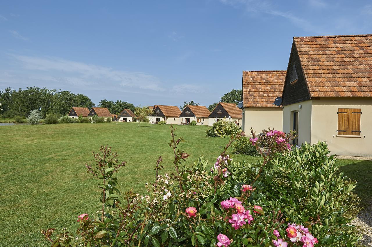 Hotel Le Lac Bleu Lacapelle-Marival Exteriér fotografie